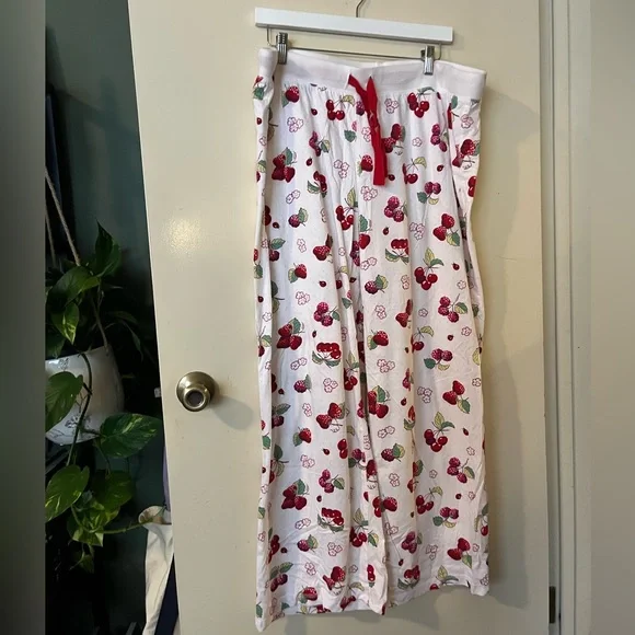 NWOT Nick & Nora Cherry Print Pajama Set - Red and White - Picture 7 of 8